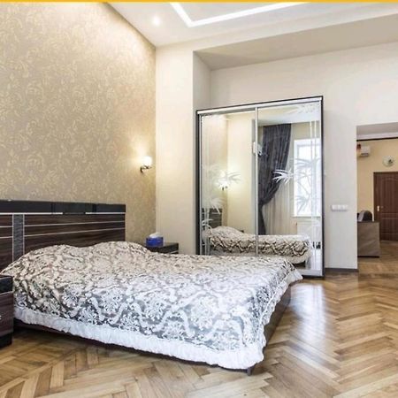 Apartmens Near Opera House Apartment Oldenburg Bagian luar foto
